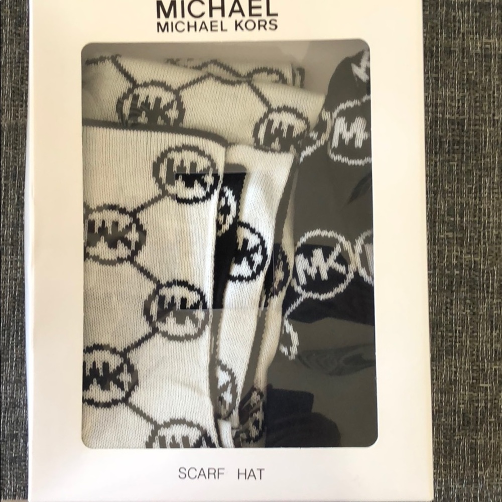 Michael Michael Kors Scarf Hat